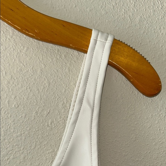 Banana Republic Elegant White Top - Picture 5 of 9